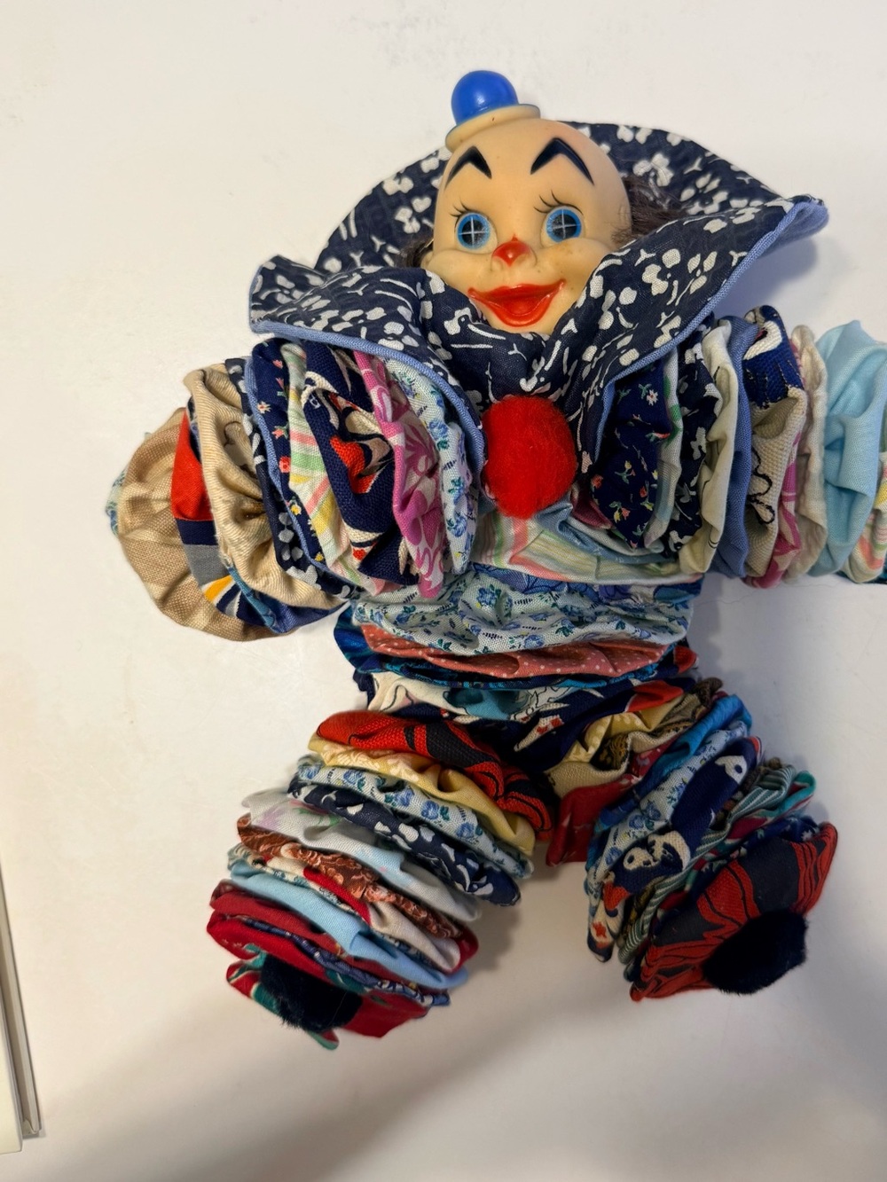 1950's YOYO QUILT FABRIC
CLOWN DOLL PLASTIC FACE